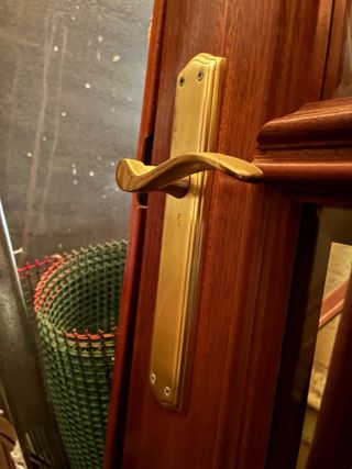 Puertas madera maciza clásicas acristaladas