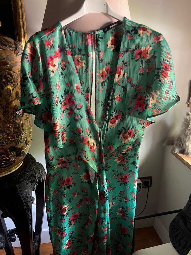 Mono flores ZARA talla M verde 