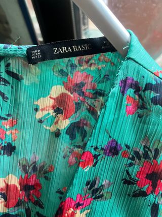 Mono flores ZARA talla M verde 