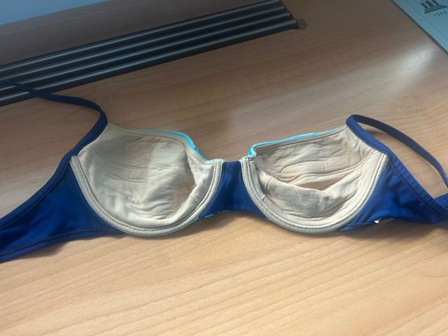 Bikini azul indigo .Baño