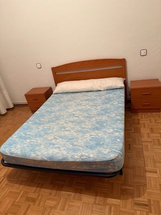 Dormitorio juvenil - Cama , mesitas y armario