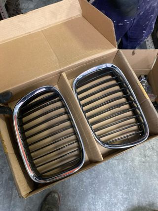 Rejillas BMW E39 - Par