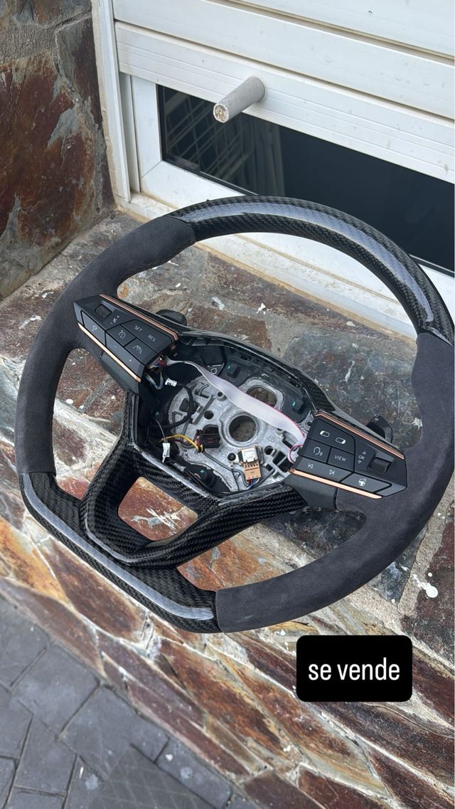 Volante Carbono Cupra nuevo