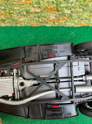 Jaguar SS 100 (1937) – Escala 1:18 – Marca Bburago