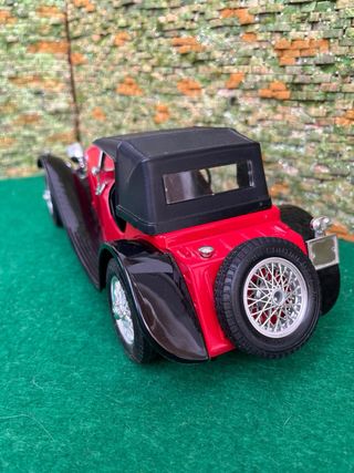 Jaguar SS 100 (1937) – Escala 1:18 – Marca Bburago