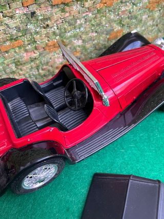 Jaguar SS 100 (1937) – Escala 1:18 – Marca Bburago