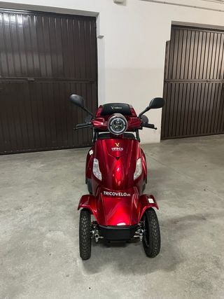 Scooter eléctrico Veleco Faster