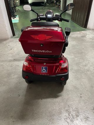 Scooter eléctrico Veleco Faster