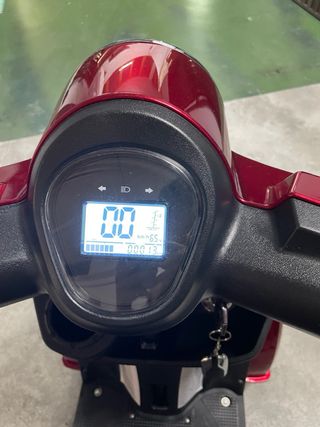 Scooter eléctrico Veleco Faster