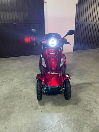 Scooter eléctrico Veleco Faster