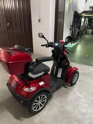 Scooter eléctrico Veleco Faster