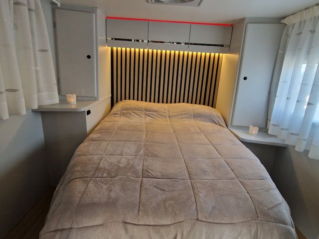 Autocaravana  (Preciosa desde 95 a 120 euros)