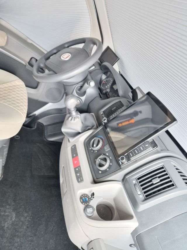 Autocaravana  (Preciosa desde 95 a 120 euros)