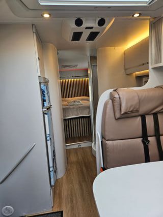 Autocaravana  (Preciosa desde 95 a 120 euros)