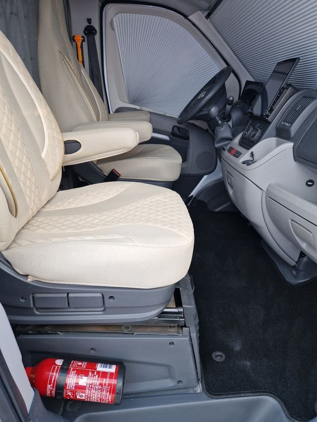 Autocaravana  (Preciosa desde 95 a 120 euros)