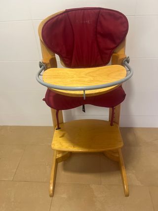 Trona Bebé Confort madera.
