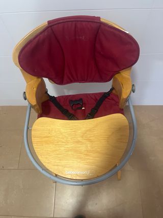 Trona Bebé Confort madera.
