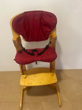 Trona Bebé Confort madera.
