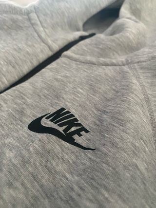 Chaqueta Nike Tech Fleece Gris M niño 