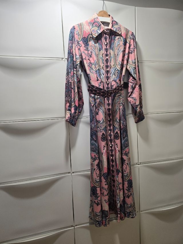 Vestido largo estampado paisley rosa