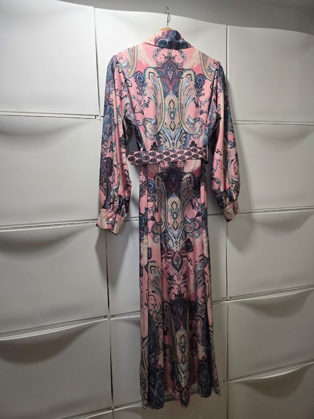 Vestido largo estampado paisley rosa