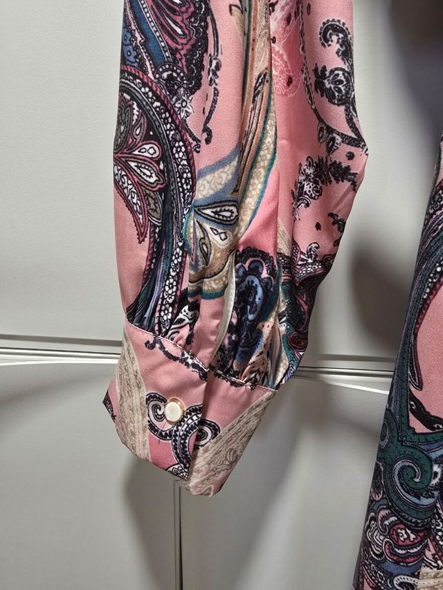 Vestido largo estampado paisley rosa