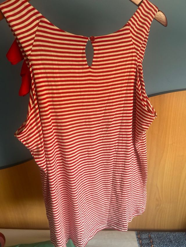 Camiseta rayas rojas y blancas