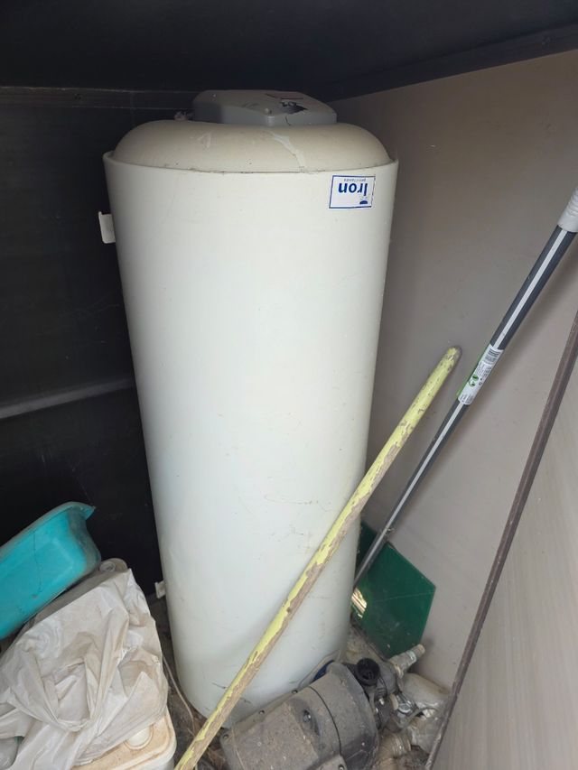 Termo eléctrico 150L.