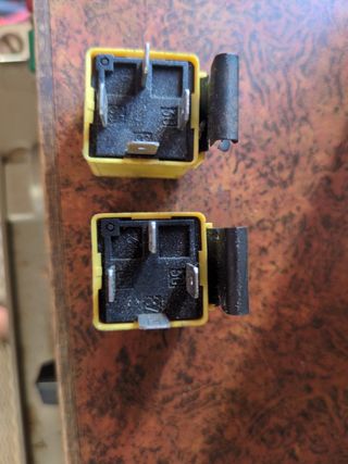 Relés originales Ford 40A