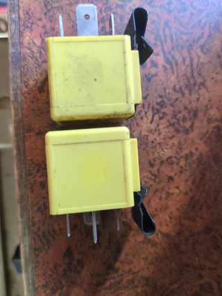 Relés originales Ford 40A