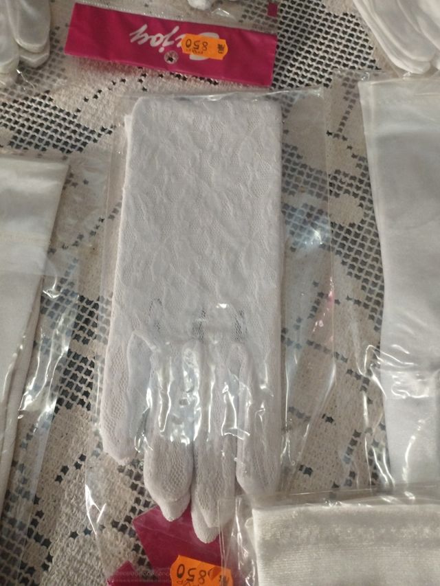 Guantes novia cortos blancos