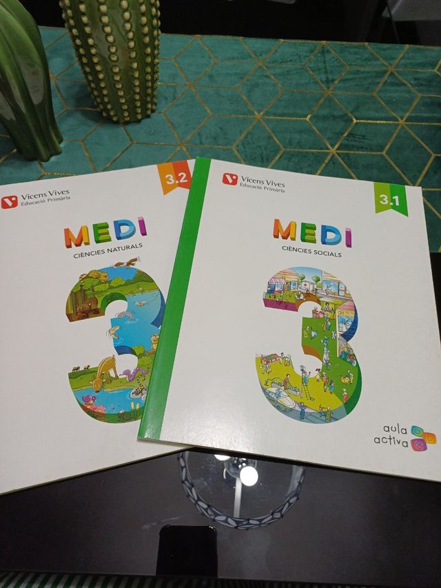 MEDI 3 SOCIAL I NATURAL (AULA ACTIVA) AMBIT