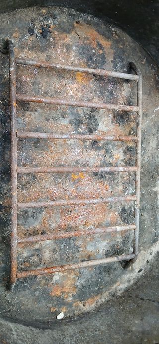 Barbacoa metálica negra