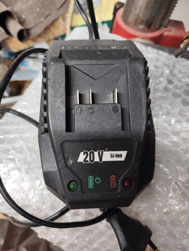 Caricabatteria e batteria 4ah Parkside X20v