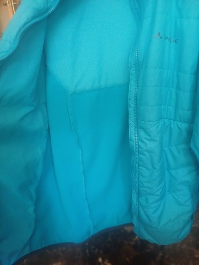 Cazadora Vaude turquesa térmica