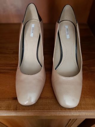 Scarpe Geox beige e nere donna