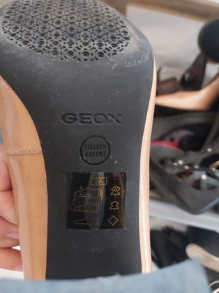 Scarpe Geox beige e nere donna