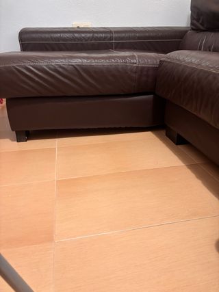 Chaiselonge marrón piel