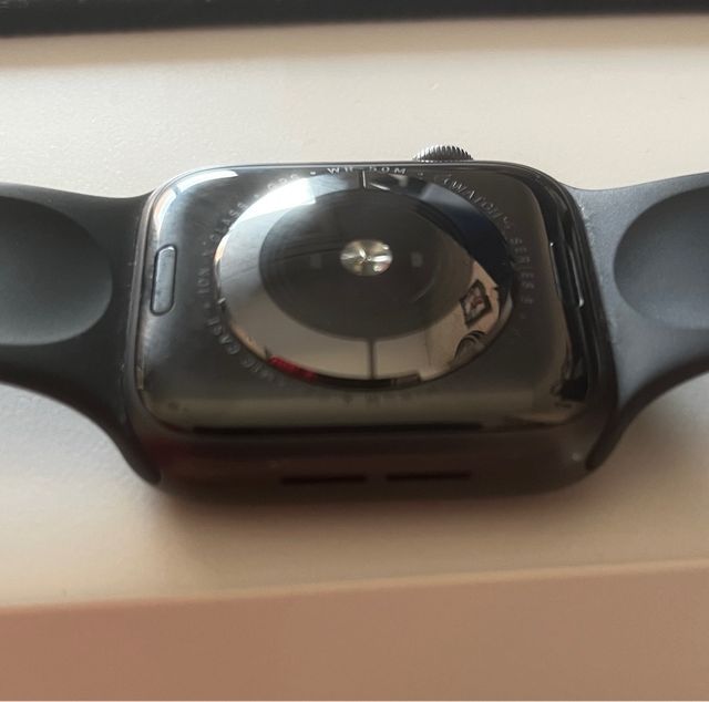 Apple Watch Series 5 - GPS - 44mm - Negro espacial
