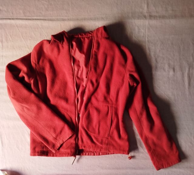 Chaquetón rojo reversible talla M