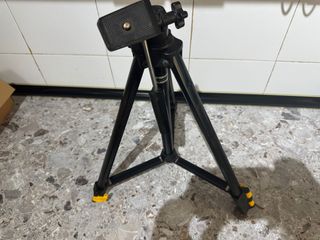 Trípode ligero 7€