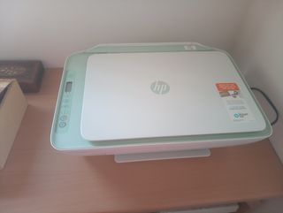 Impresora HP DeskJet 2722e - Verde & Blanca