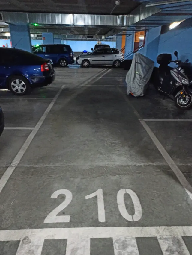 PLAZAS GARAJE PARA MOTO GRANDE ,MEDIANA O PEQUEÑA.