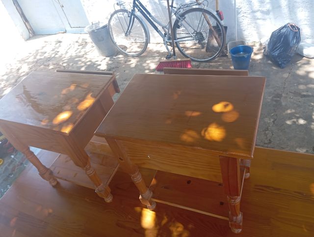 Tavoli in legno massello (2) 49x33x59cm