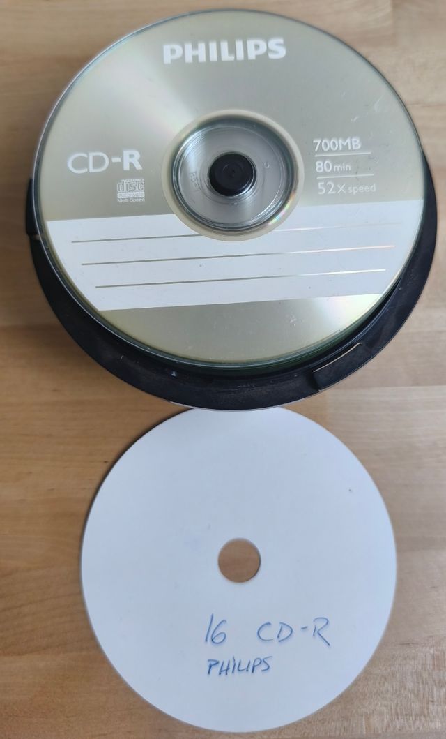 30 DVD-R- 4 +R - + 24 CD-R +5 DVD RW. vírgenes