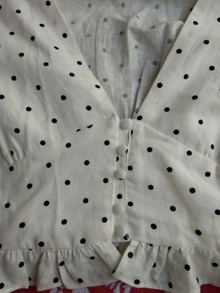 Blusa Zara blanca lunares - top corto