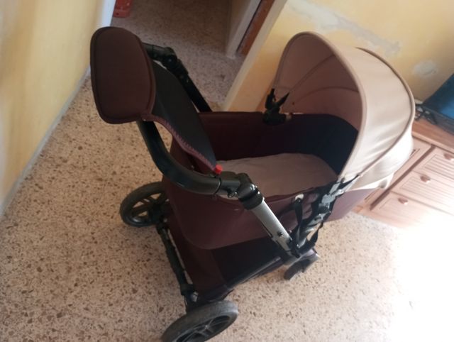 Carricoche bebé marrón