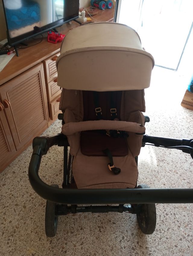 Carricoche bebé marrón