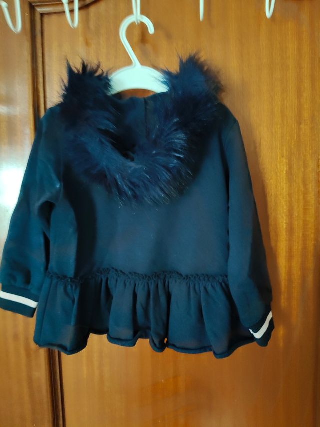 Vestido niña con pelo en la capucha