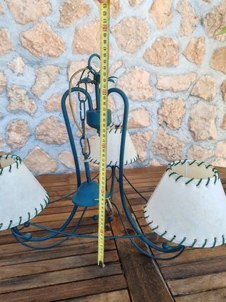 Lámpara de forja de 3 tulipas